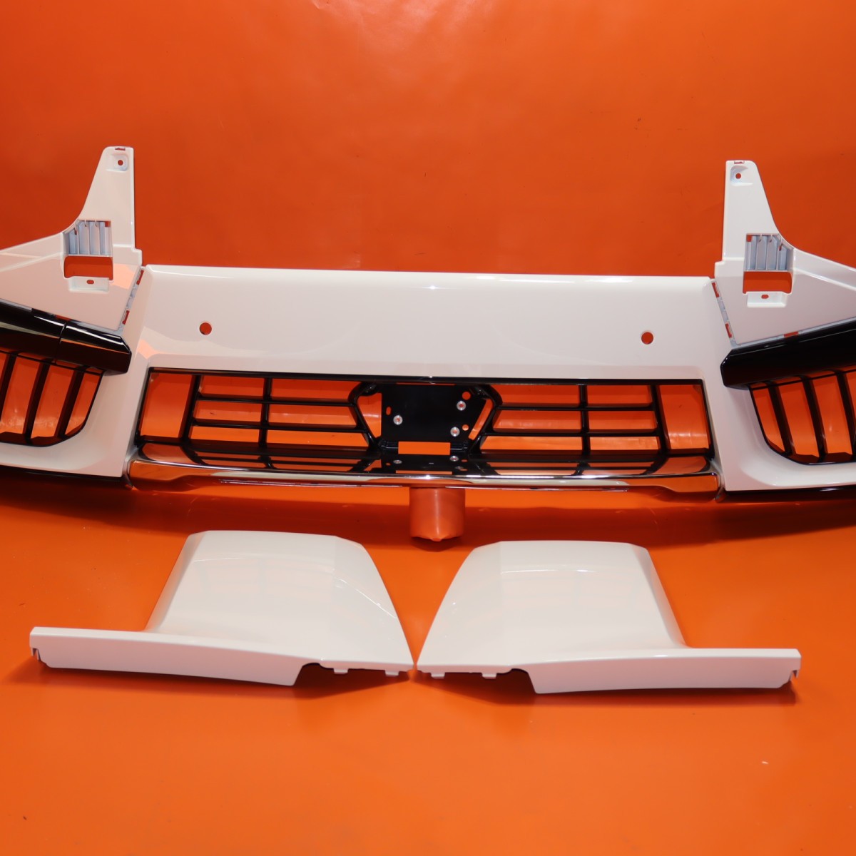 ROLLS ROYCE CULLINAN FRONT BUMPER 2025 2026 51115A558B9 WHITE OEM
