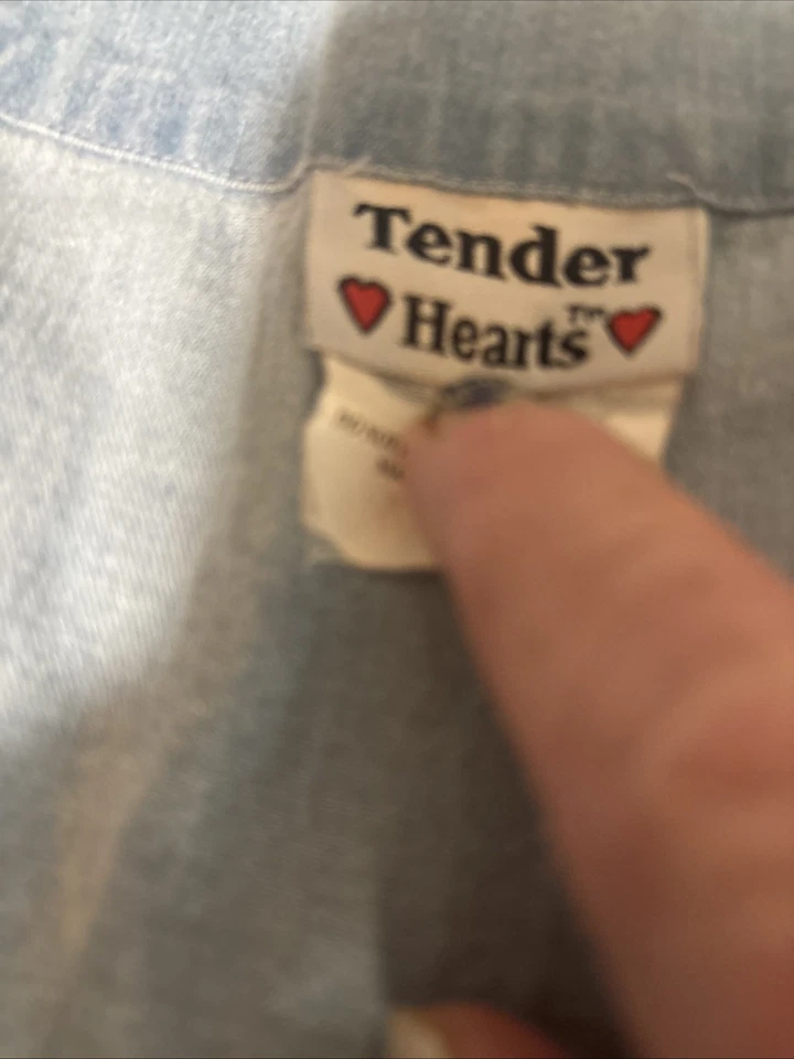 Lot Of 2 Women’s Large/XL Scrub Tops Long Sleeve Jeans And White Cotton - Image 2 of 4