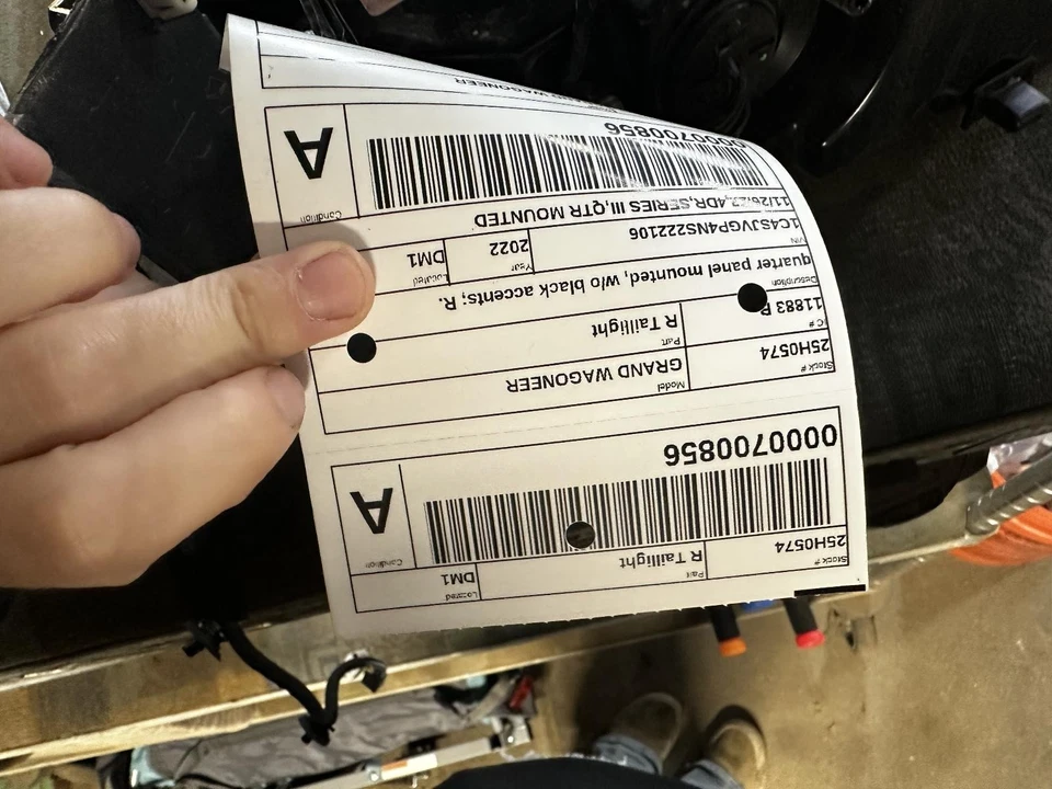 Passenger Tail Light Quarter Panel Mounted Fits 22 GRAND WAGONEER 2012630 Foto 3 de 4