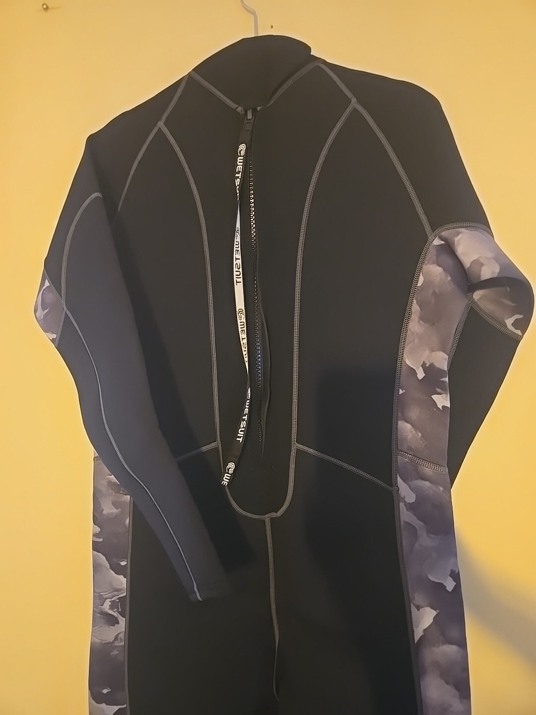 Zifumei Scuba Snorkel WetSuit Jellyfish Shoulder Print XTRA LARGE Full Zip