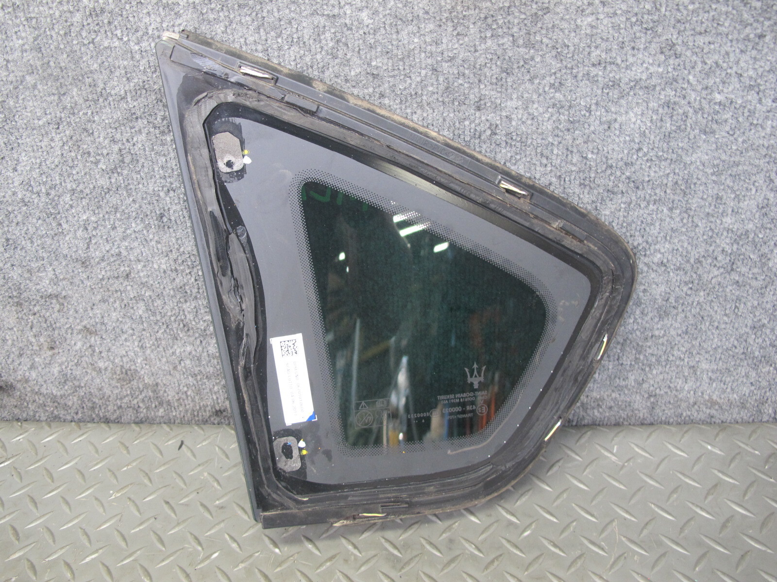 2017-2020 MASERATI LEVANTE M161 REAR RIGHT QUARTER CORNER GLASS WINDOW