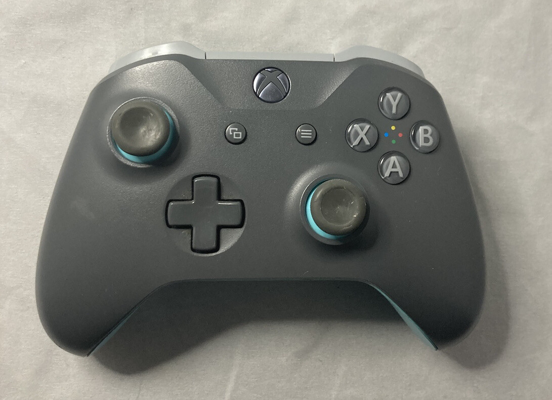 Xbox Wireless Controller – Grey/Blue