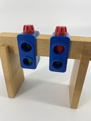 Q200  Learning Curve Wooden Thomas Train Over the Track Signal!