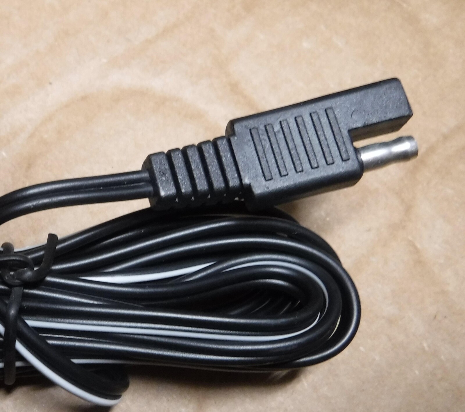 HUMVEE  24 VOLT SYSTEM  MAINTAINER SOLAR PANEL   UNISSUED COND.  FREE SHIPPING
