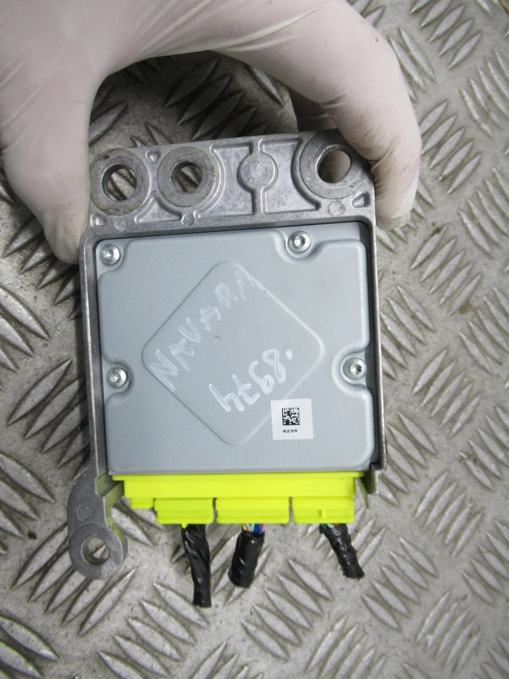 2015 NISSAN NAVARA 2.5 DCI TEKNA 4X4 SHR DCB MK2 D40 AIRBAG CONTROL MODULE *8974 - Image 3 of 4