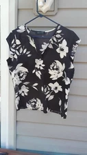 Ivanka Trump Sleeveless Black White Floral Blouse EUC Medium