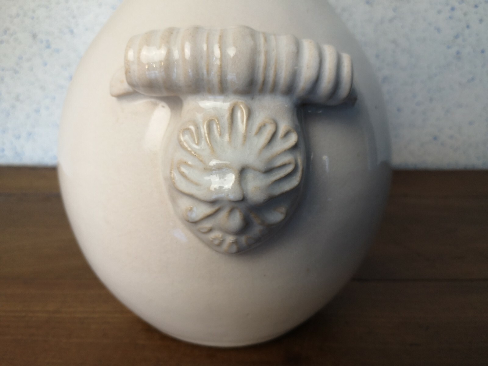 grande cruche moderne a une anse têtes de lions hauteur 28 cm Nieuw HOT