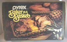 Vintage NOS Pyrex Baker in a Basket - 3 Quart Bakin Dish With Woven Basket #2330