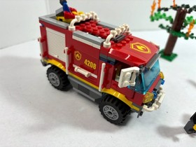 LEGO City LOT : 4 &times; 4 Fire Truck 4208 + Street Sweeper 60249 + helicopter 4900