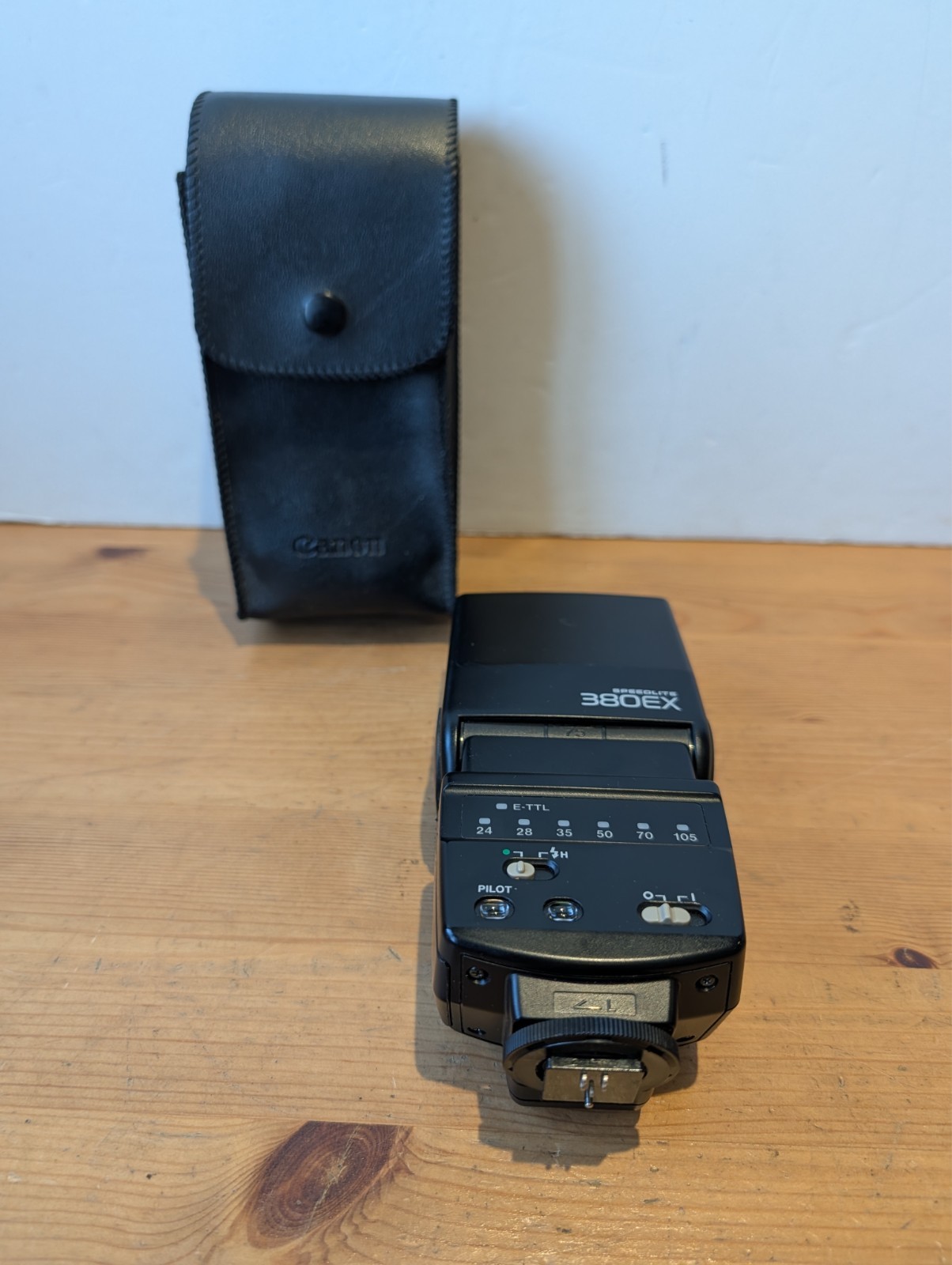 Canon Speedlite 380EX Shoe Mount Flash  Canon EOS DSLR & Case - Tested