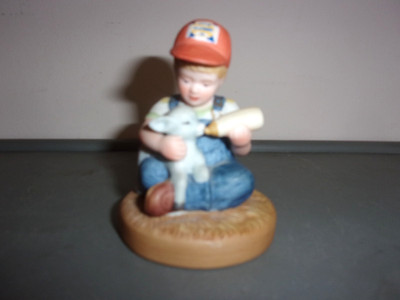 BOY BOTTLE FEEDING LAMB COUNTRY STORE LITTLE FARMERS LIMITED EDITION FIGURINE