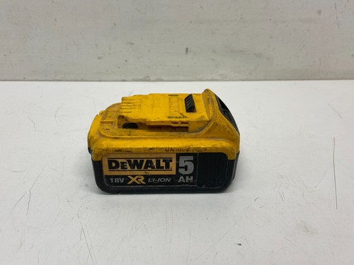 DeWalt DCB184 18V 5Ah XR Lithium Ion Battery - Picture 2 of 6