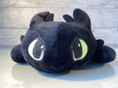 How To Train Your Dragon Plush Soft Toy of Toothless - 40cm Long: Night Fury - Picture 8 of 9