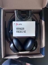 Voyager Focus 2 MS Teams USB - C- C Headset  USB - C/A Adapter  Charging Stand