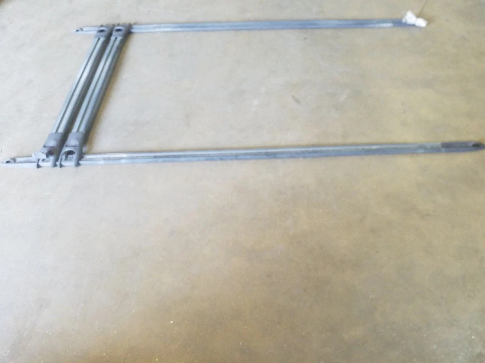 Roof Luggage Rack Assembly | Fits 2000-2005 Ford Excursion Foto 4 de 4