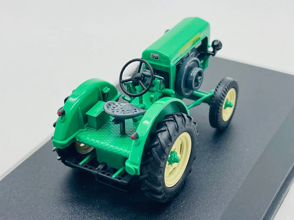 UNIVERSAL HOBBIES 6033 FERRARI F2 1950 1.43 - Photo 2/4