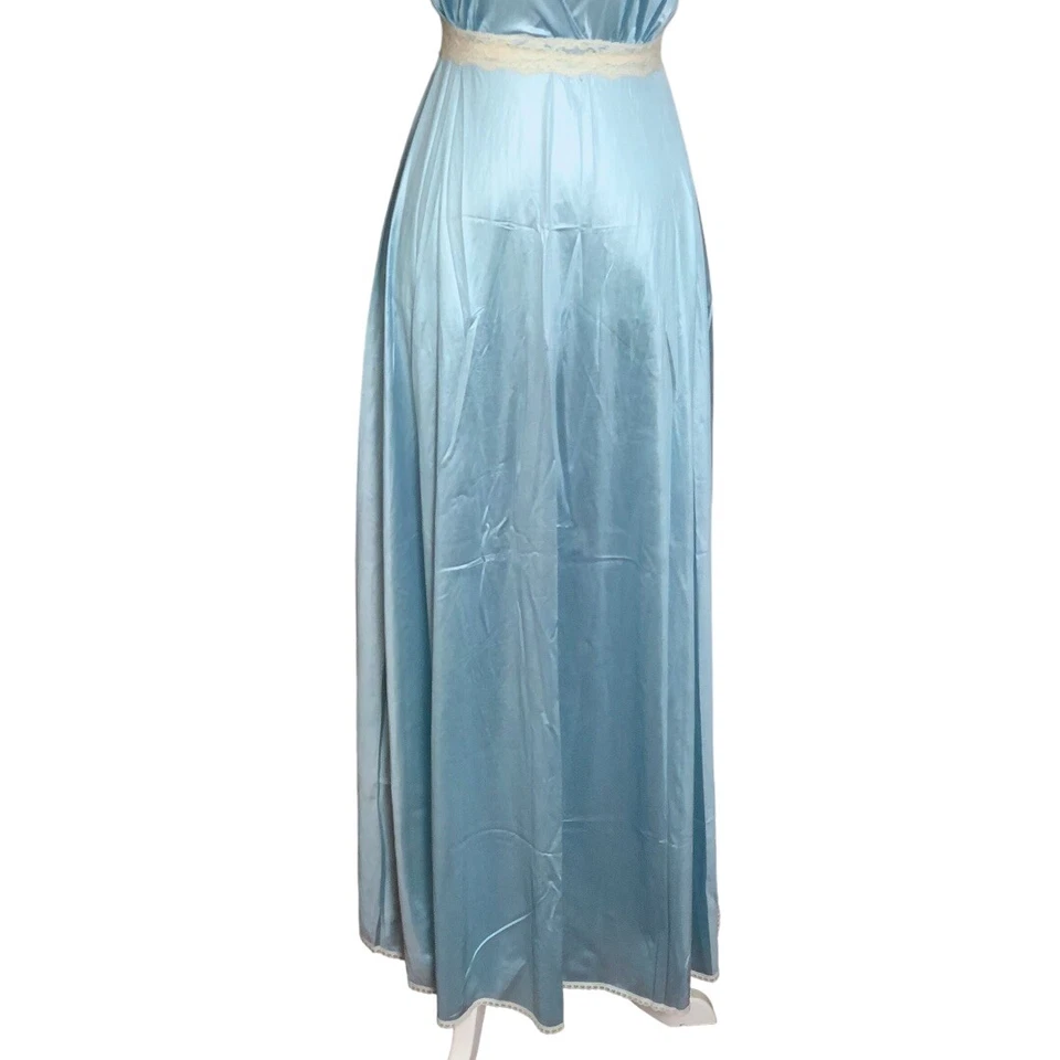 Vestido Camisón Largo de Satén Miss Elaine Azul Claro Cuello en V Profundo Borde de Encaje Talla M Foto 3 de 4