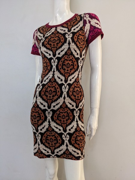 Tigerlily Sz 10 Stretch Knitted Mini Dress AS NEW