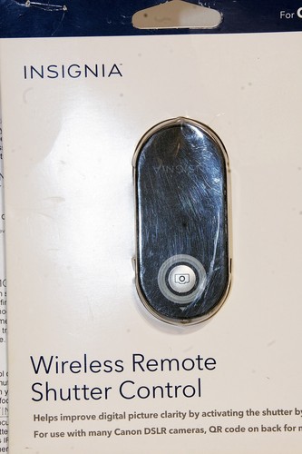 Insignia Wireless Remote Shutter Control for Canon DSLR Cameras - 15J20A - Picture 2 of 3