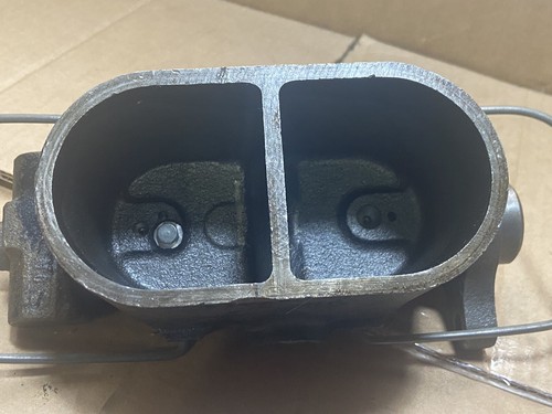 GM 5468115 Master Cylinder with J1703 Lid -- NOS OEM - Picture 9 of 12