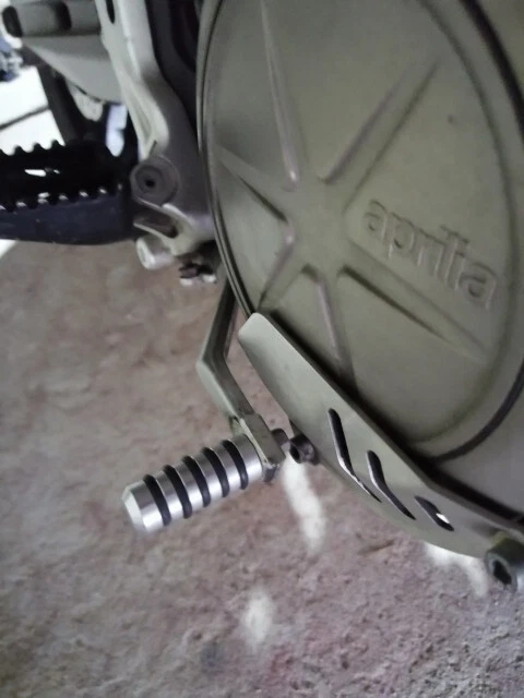 Placa de paso de palanca de cambio de pedal de freno para Moto Guzzi V85 850 / TT E5 E4 Foto 2 de 4