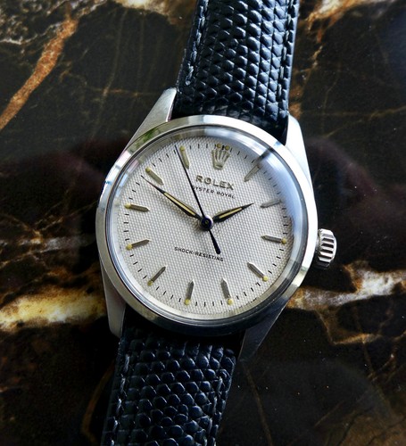 A STUNNING VINTAGE 1953 MID-SIZE ROLEX OYSTER ROYAL WRISTWATCH REF. 6244 - Picture 2 of 6