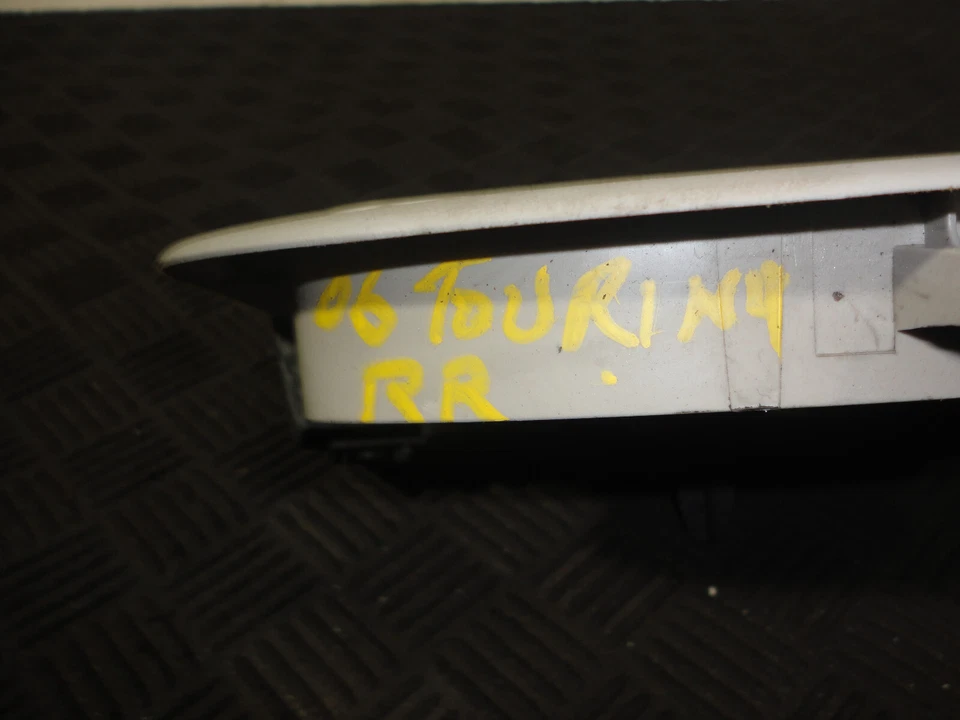 2006 克莱斯勒 TOWN & COUNTRY TOURING REAR 2ND ROW 右抓手 RLJ1 — 第 2/4 张图片