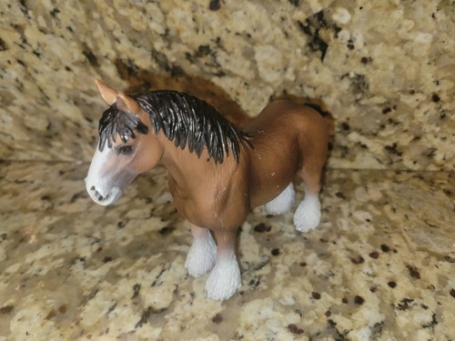 SCHLEICH 2009 Horse Male Draft Horse Clydesdale Figure Brown Stallion 73527 - Picture 2 of 2