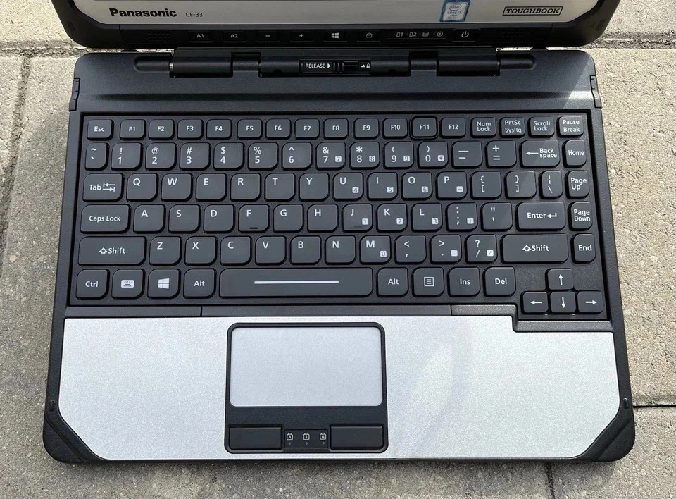 Panasonic Toughbook CF-33 Core i5 7300U 2.6GHz 8GB 256GB SSD Win 11 pro 24H2 Foto 2 de 4