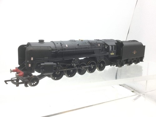 Hornby R2105D Calibre OO BR Negro 9F Clase 92156 (REPUESTOS) | Condition: Used