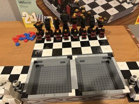 EUC LEGO 2-IN-1 ICONIC CHESS SET (40174) - 100% COMPLETE WITH MANUAL & BOX