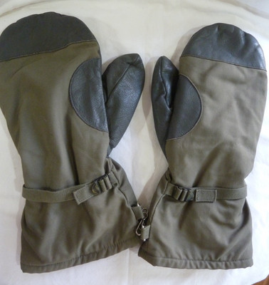 GERMAN BUNDESWEHR LINED MOLESKIN COLD WEATHER MITTENS~~SIZE 10