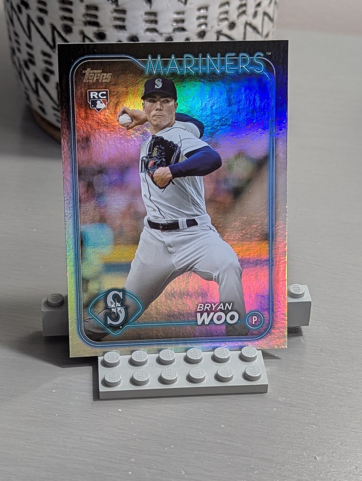 2024 Topps Bryan Woo RC #12 Rainbow Foil