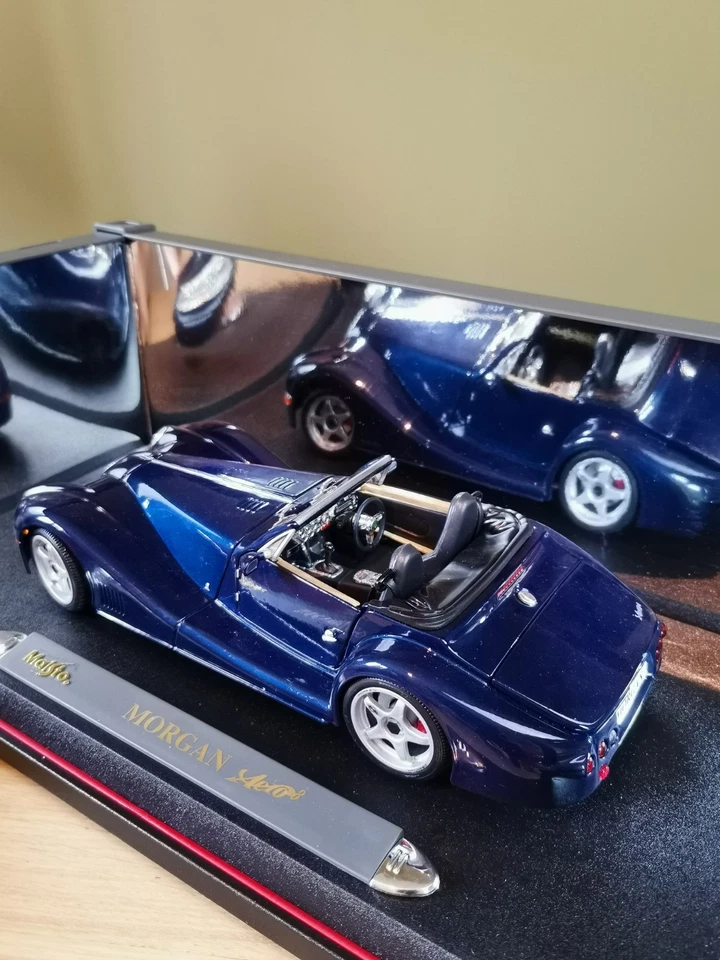 LJ806 MAISTO 36637 1/18 1:18 Voiture Morgan Aero 8 cabriolet bleu - Photo 3/4