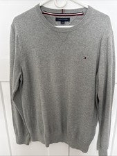 Tommy Hilfiger men's essential solid crewneck sweater