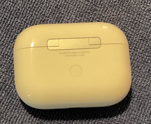 Apple AirPods Pro 2nd Generation with Wireless Charging Case - See Description - Zdjęcie 3 z 3