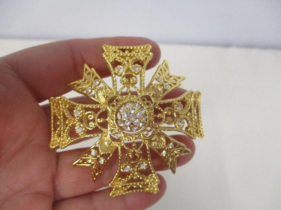 FIRMADO BROCHE COLGANTE CRUZ MALTESA TONO DORADO KENNETH JAY LANE con CENTRO GIRATORIO Foto 2 de 4