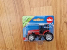 NEW 1/87 SCALE MASSEY FERGUSON TRACTOR MF9240 REF 0847 NEW CARDED