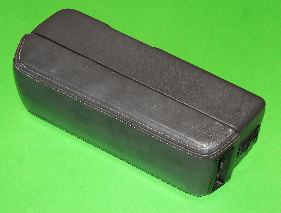 1984-92 LINCOLN MARK VII OEM Center Console Arm Rest Assembly without Cup Holder - Image 2 of 4