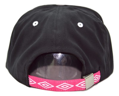 人気正規品★UMBRO★Vintage Flat Cap★ボールキャップ(UNISEX) Umbro Soccer Adjustable Retro Logo Black Strapback Flat Bill