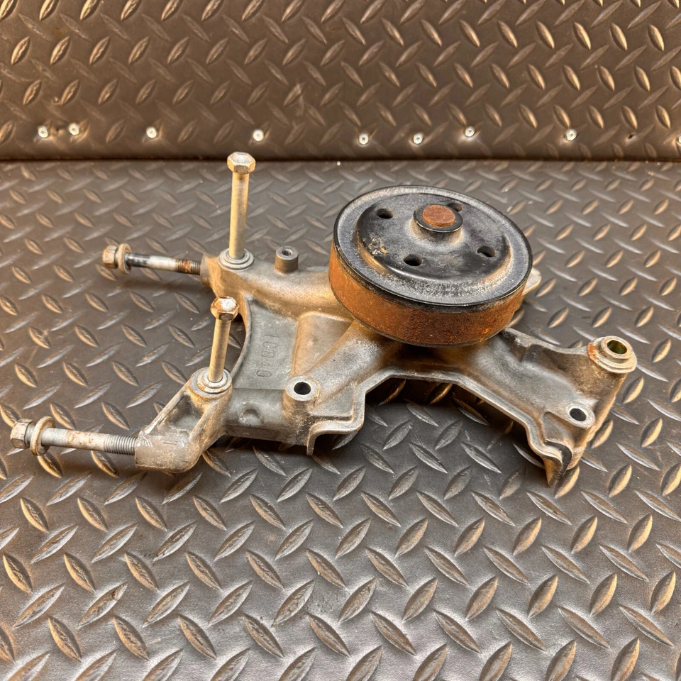 01-06 LEXUS LS430 Engine Cooling Water Pump Bracket w/Pulley & Bolts OEM - Image 3 of 4