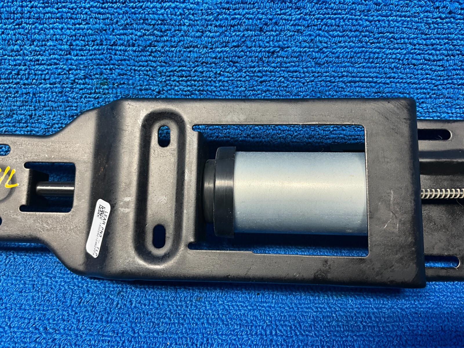 2016 2020 BUICK ENCORE FRONT LEFT SIDE SEAT ADJUST RECLINE POWER MOTOR OEM eBay