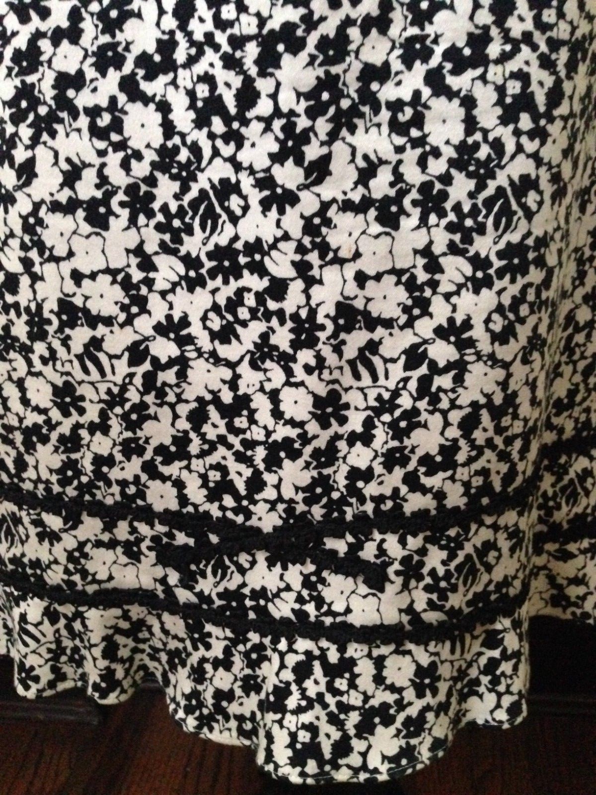 Jupe Femme Noire Et Blanche Kaktus - Taille M, Longueur Mi-mollet - Occasion Très Bon état