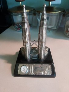 Malaysian truly Asian kuala lumpur Petronas twin Towers clock Statue Souvenir