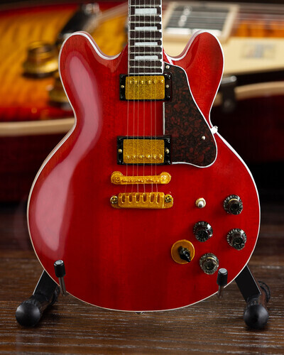 Bb King - BB King Gibson Cherry ES-355 Lucille Mini Guitar Replica Collectible [ - Bild 7 von 8