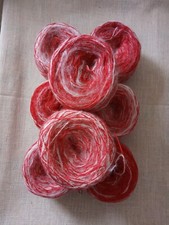 Lot de 8 Pelotes Fantaisie Tons Rouges et Blancs (785g)
