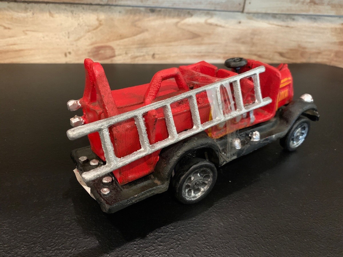 Cast Iron Fire Truck Lot 363 | VINTAGE CAST IRON HORSE DRAWN FIRE