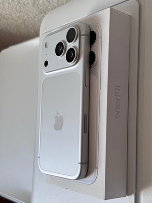 Apple iPhone 17 Pro 256GB Silber iOS 5G Bluetooth Wi Fi mit OVP