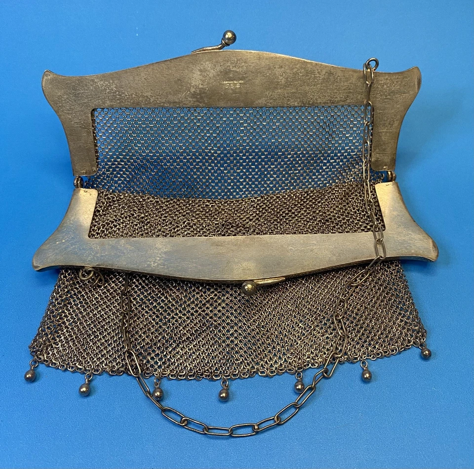 Bolsa Art Nouveau antiga em relevo alemã prata corrente malha, vintage - Imagem 2 de 4