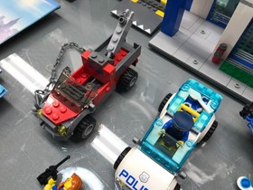 LEGO City 60047 Police Station good condition.  Complete with Manual.  RETIRED